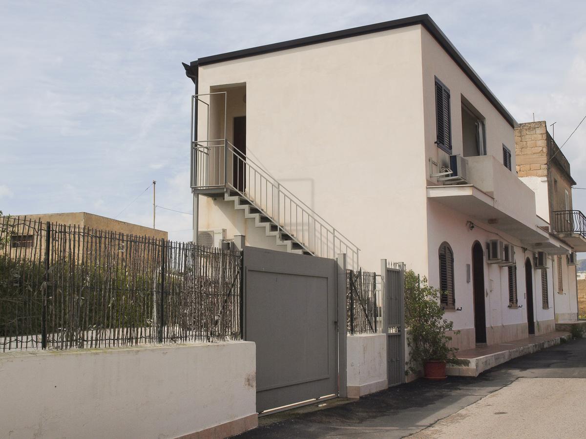 Casa Vacanze Mandorlo In Fiore Villa Avola Exterior photo